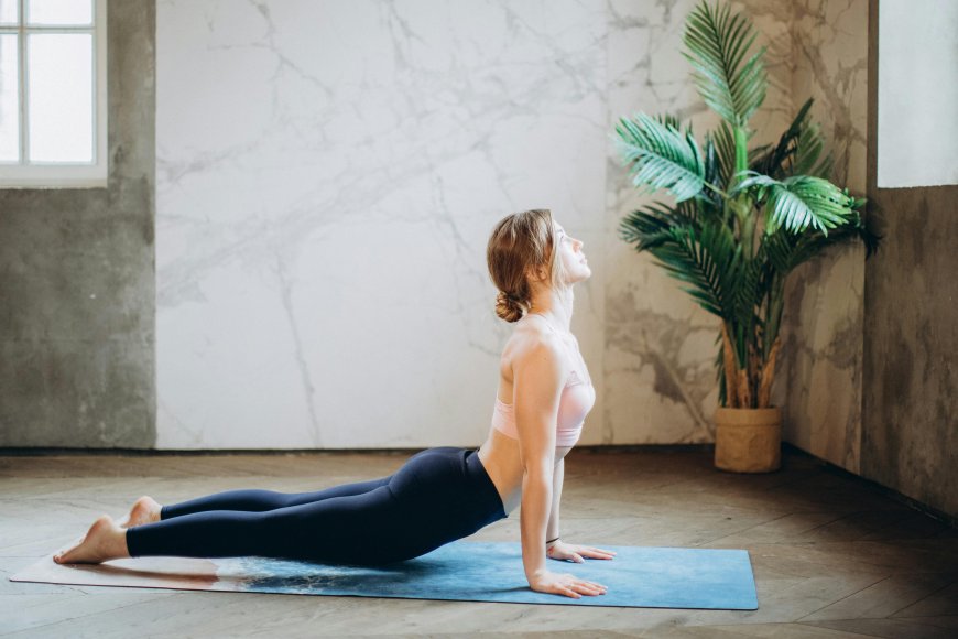 "The Connection Between Yoga and Mindfulness: Cultivating Inner Peace Through Movement"